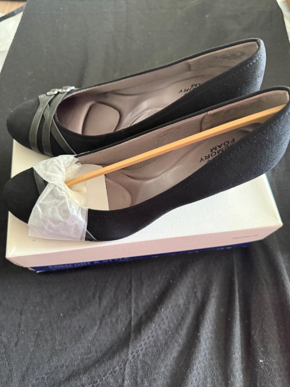 LifeStride Block Heel Pump Memory Foam Buckle Accent Black Round Toe Women's W - Picture 5 of 6